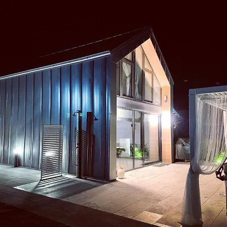 Grey House Miedwie 莫什奇恩